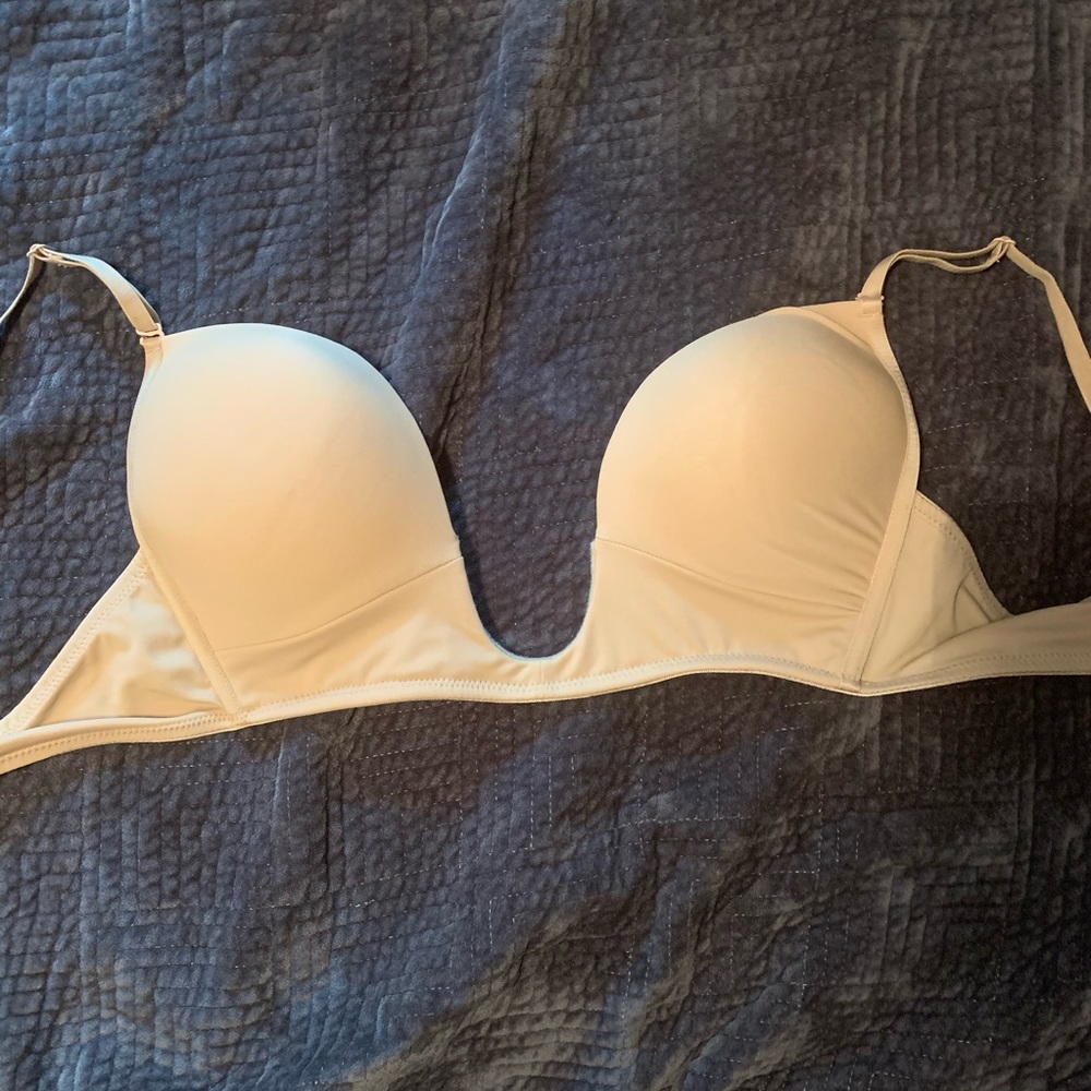 Fullness brand plunging neckline bra